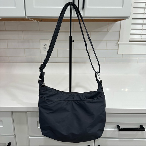 Travelon Anti-Theft Classic Messenger Bag Charcoal 1114 RFID - Picture 2 of 14